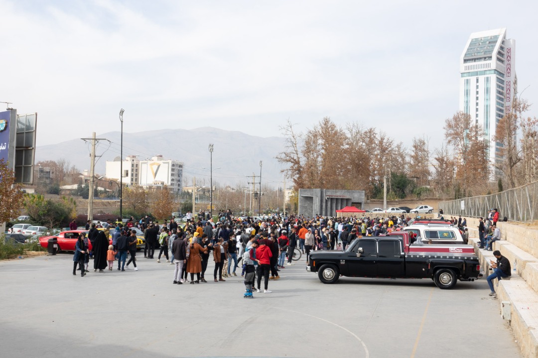 اولین همایش خودروهای کلاسیک در استان فارس برگزار شد